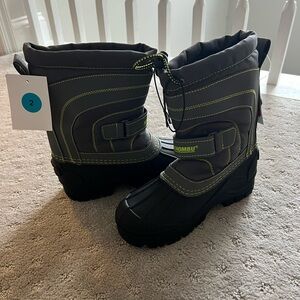 Khombu Snow Boots - youth 2 - BRAND NEW